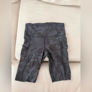 Black Camo lululemon fast and free shorts size 6* see description*